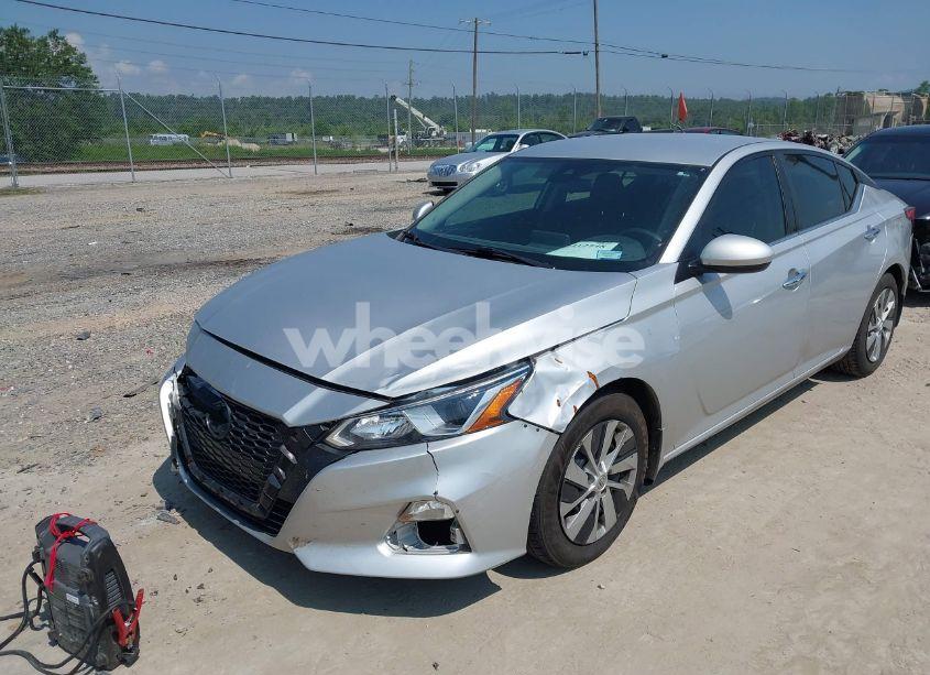 Photo 2 of 2020 Nissan Altima S FWD (VIN 1N4BL4BV5LC112818)