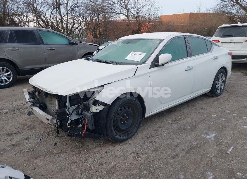 Photo 2 of 2020 Nissan Altima S FWD (VIN 1N4BL4BV5LC118148)
