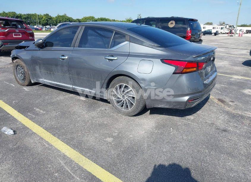 Photo 3 of 2020 Nissan Altima S FWD (VIN 1N4BL4BV5LC119445)