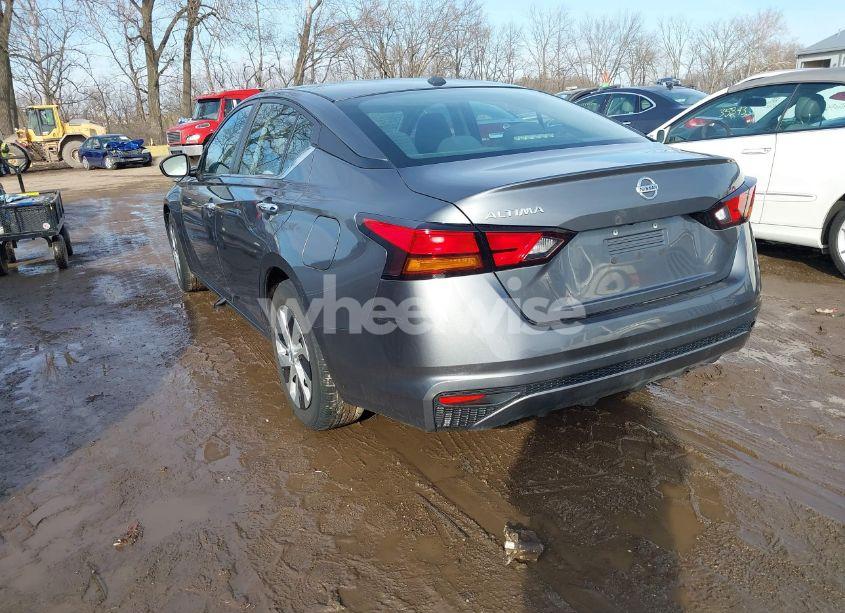 Photo 3 of 2020 Nissan Altima S FWD (VIN 1N4BL4BV5LC156625)