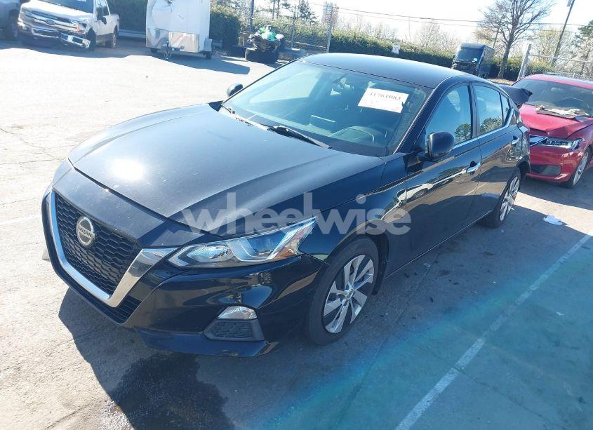 Photo 2 of 2020 Nissan Altima S FWD (VIN 1N4BL4BV5LC175000)