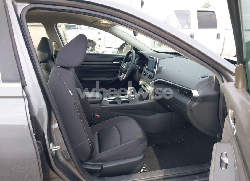 Photo 5 of 2020 Nissan Altima S FWD (VIN 1N4BL4BV5LC199605)