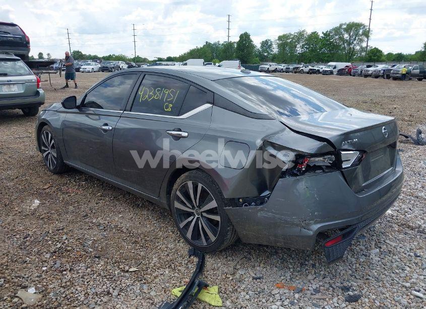 Photo 3 of 2020 Nissan Altima S FWD (VIN 1N4BL4BV5LC224020)
