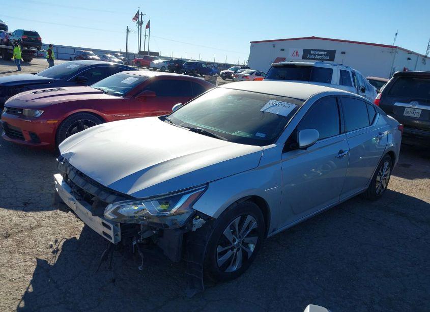 Photo 2 of 2020 Nissan Altima S FWD (VIN 1N4BL4BV5LC240234)