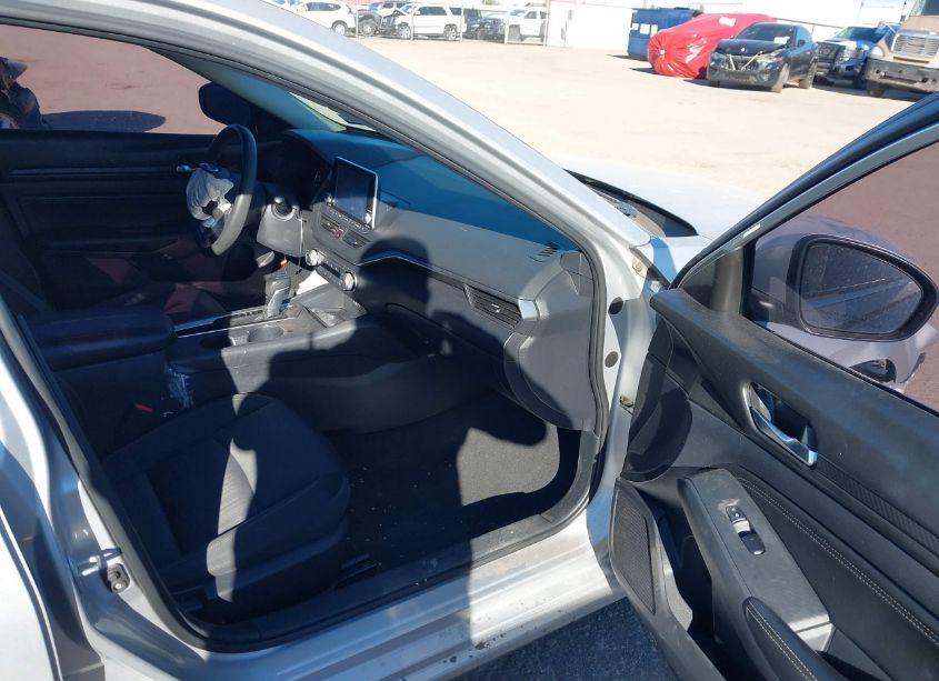 Photo 5 of 2020 Nissan Altima S FWD (VIN 1N4BL4BV5LC240234)