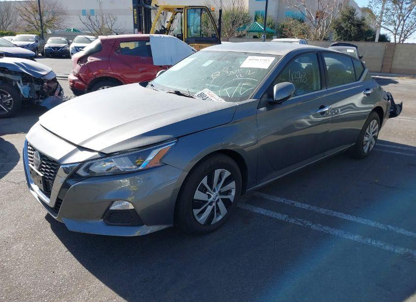 Photo 2 of 2020 Nissan Altima S FWD (VIN 1N4BL4BV5LC245210)