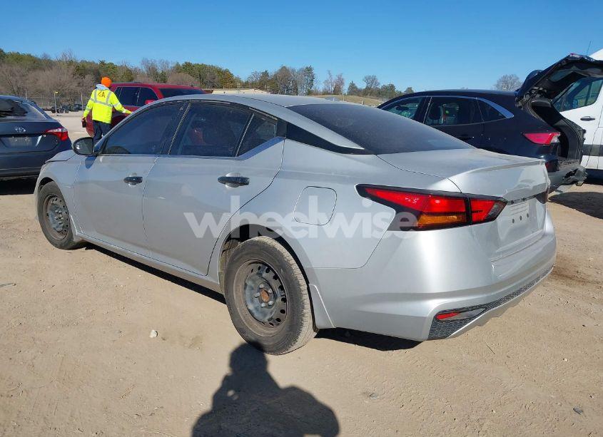 Photo 3 of 2020 Nissan Altima S FWD (VIN 1N4BL4BV5LC245983)