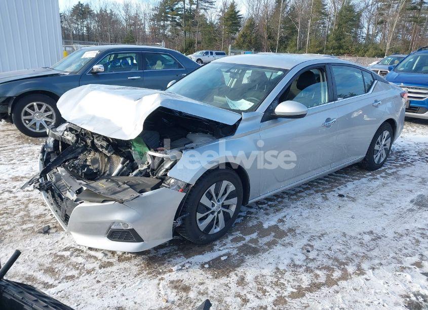 Photo 2 of 2020 Nissan Altima S FWD (VIN 1N4BL4BV5LC251668)