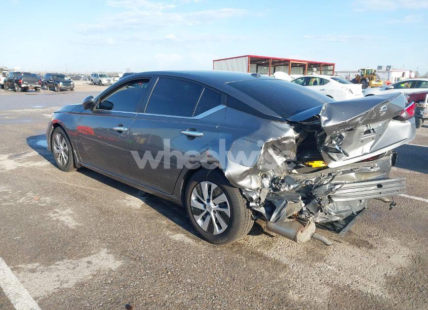 Photo 3 of 2020 Nissan Altima S FWD (VIN 1N4BL4BV5LC260077)