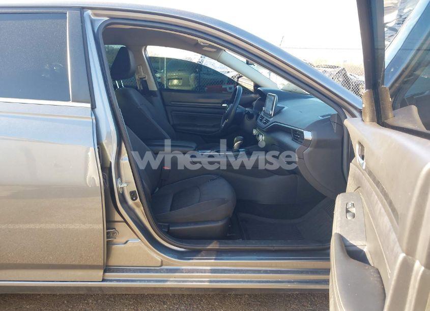 Photo 5 of 2020 Nissan Altima S FWD (VIN 1N4BL4BV5LC260077)