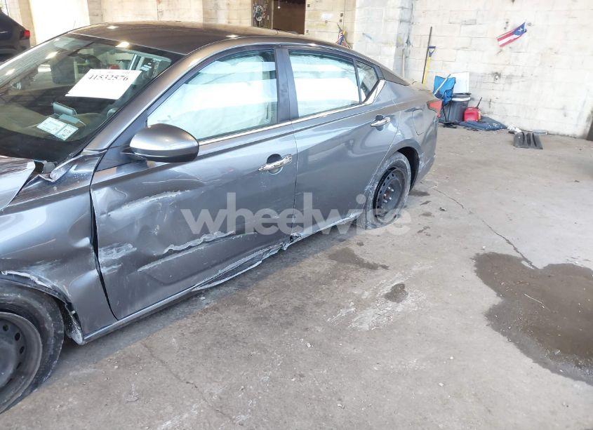 Photo 6 of 2020 Nissan Altima S FWD (VIN 1N4BL4BV5LC278885)