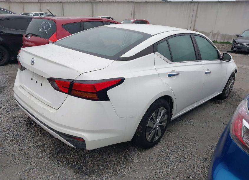 Photo 4 of 2022 Nissan Altima S FWD (VIN 1N4BL4BV5NN318910)