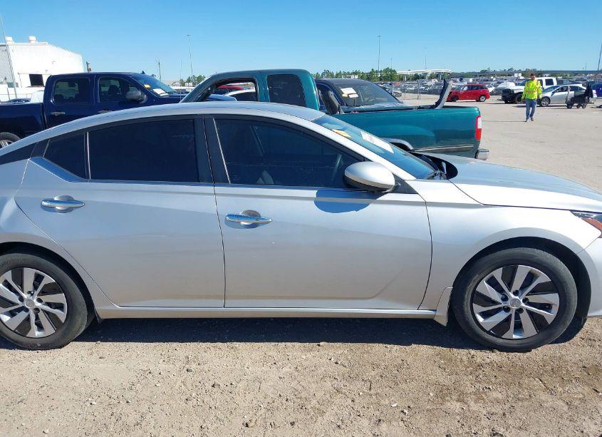 Photo 13 of 2022 Nissan Altima S FWD (VIN 1N4BL4BV5NN403083)
