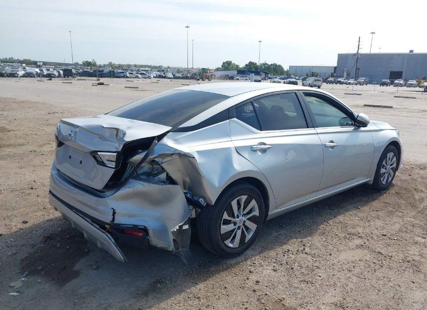 Photo 4 of 2022 Nissan Altima S FWD (VIN 1N4BL4BV5NN403083)