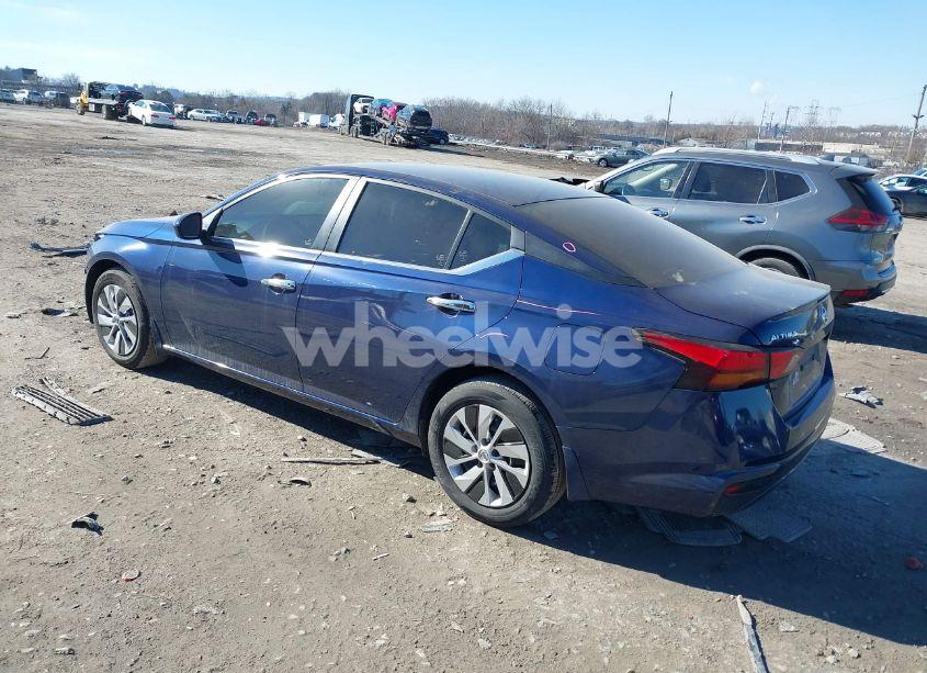 Photo 3 of 2022 Nissan Altima S FWD (VIN 1N4BL4BV5NN421079)