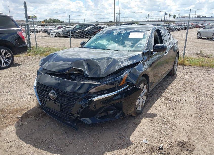 Photo 2 of 2023 Nissan Altima S FWD (VIN 1N4BL4BV5PN421148)