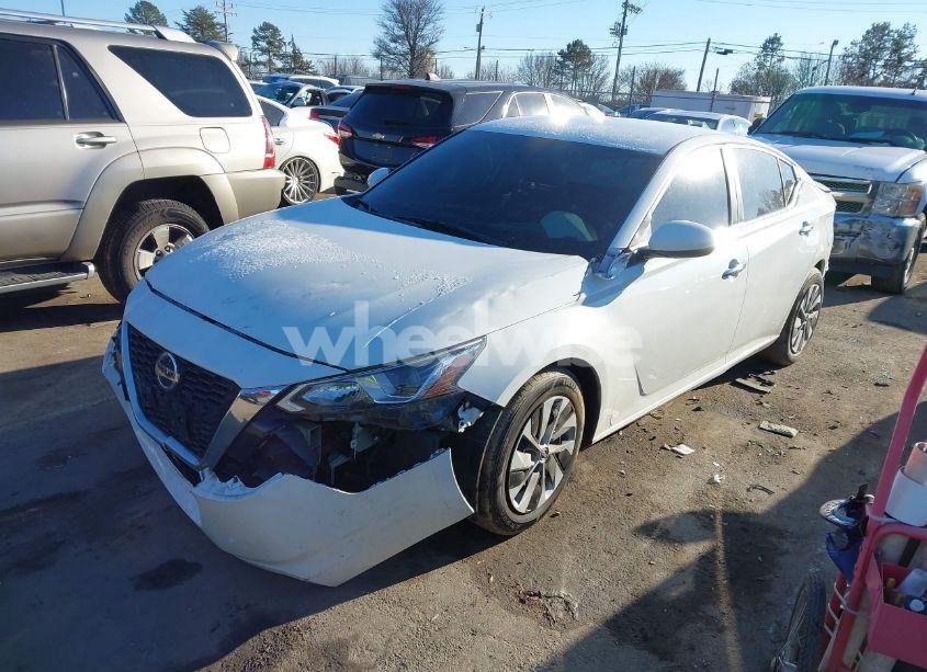 Photo 2 of 2020 Nissan Altima S FWD (VIN 1N4BL4BV6LC128820)