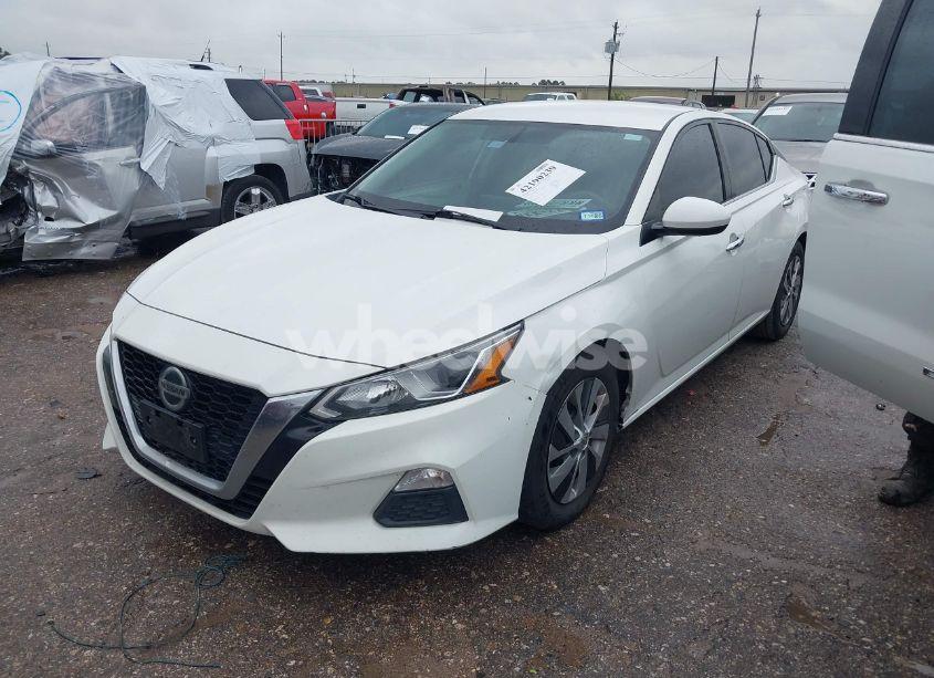 Photo 2 of 2020 Nissan Altima S FWD (VIN 1N4BL4BV6LC139087)