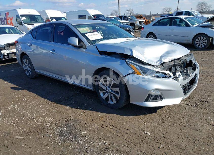 2020 Nissan Altima S FWD (VIN 1N4BL4BV6LC153569) main photo