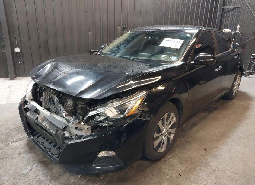 Photo 2 of 2020 Nissan Altima S FWD (VIN 1N4BL4BV6LC159193)