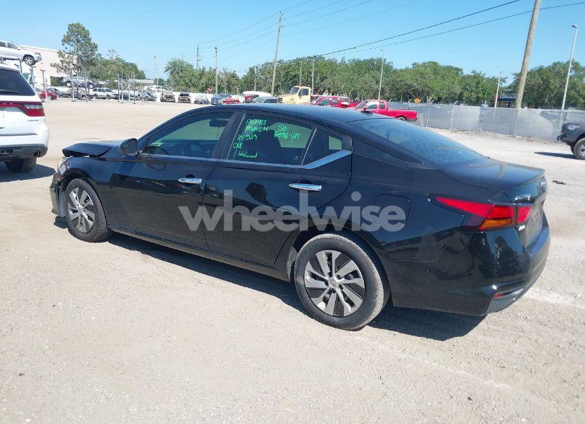Photo 3 of 2020 Nissan Altima S FWD (VIN 1N4BL4BV6LC184384)