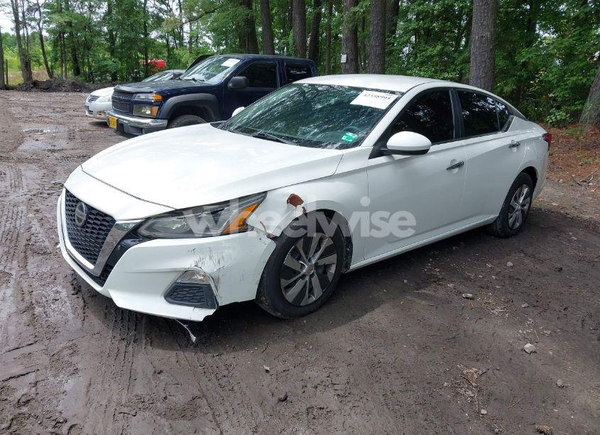 Photo 2 of 2020 Nissan Altima S FWD (VIN 1N4BL4BV6LC193828)