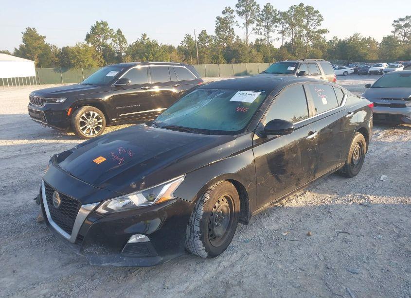 Photo 2 of 2020 Nissan Altima S FWD (VIN 1N4BL4BV6LC210594)