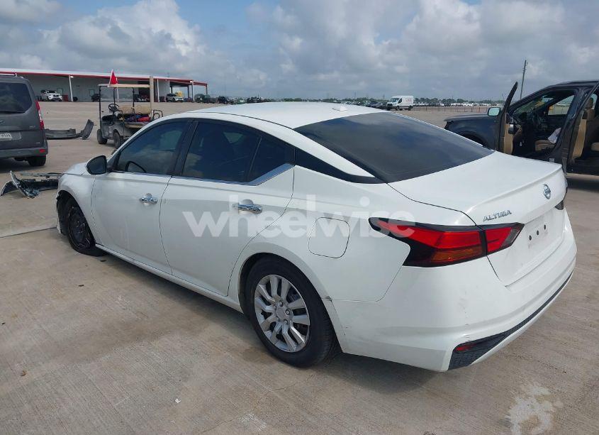 Photo 3 of 2020 Nissan Altima S FWD (VIN 1N4BL4BV6LC224513)