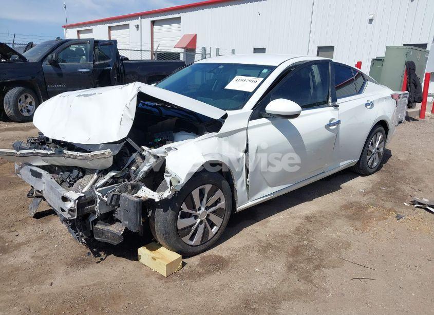 Photo 2 of 2020 Nissan Altima S FWD (VIN 1N4BL4BV6LC237634)