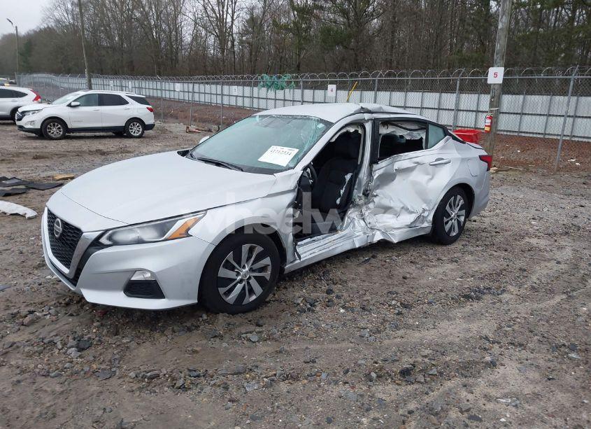 Photo 2 of 2020 Nissan Altima S FWD (VIN 1N4BL4BV6LC253557)