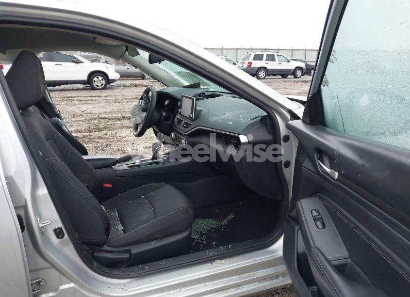 Photo 5 of 2020 Nissan Altima S FWD (VIN 1N4BL4BV6LC253557)