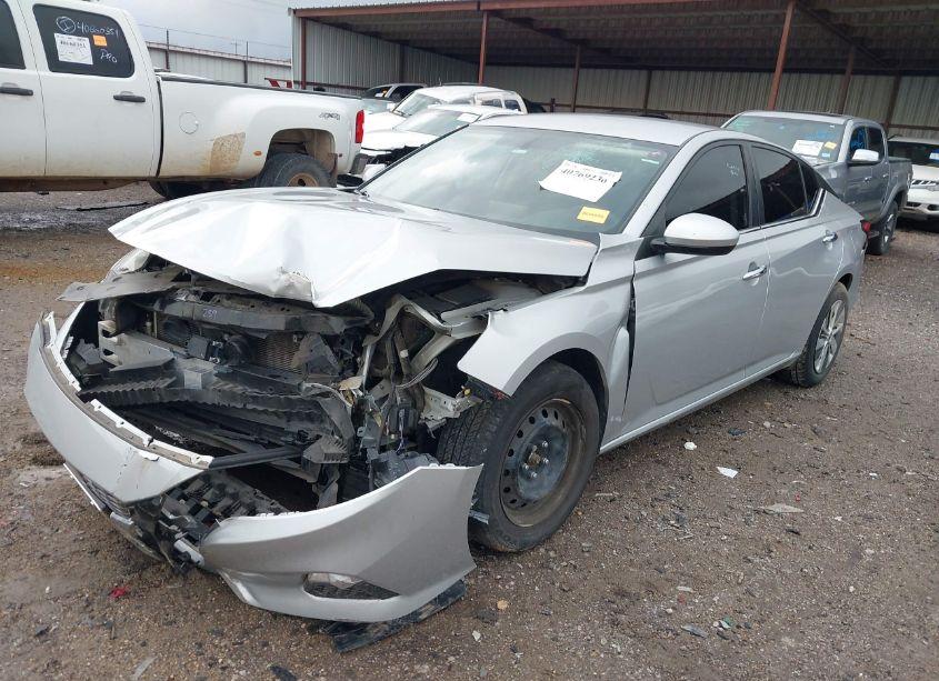 Photo 2 of 2020 Nissan Altima S FWD (VIN 1N4BL4BV6LC255938)