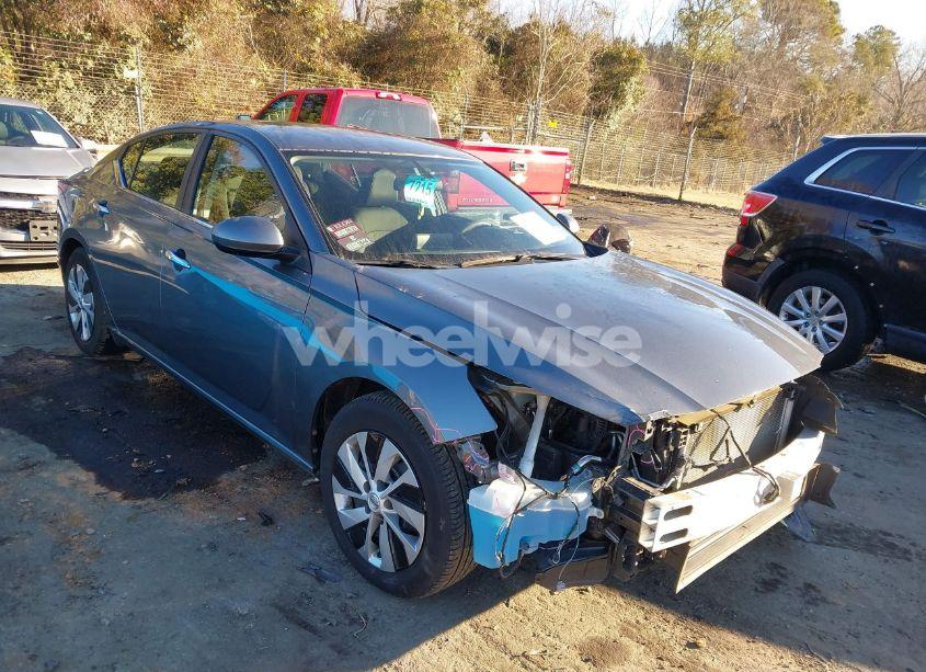 2020 Nissan Altima S FWD (VIN 1N4BL4BV6LC261917) main photo