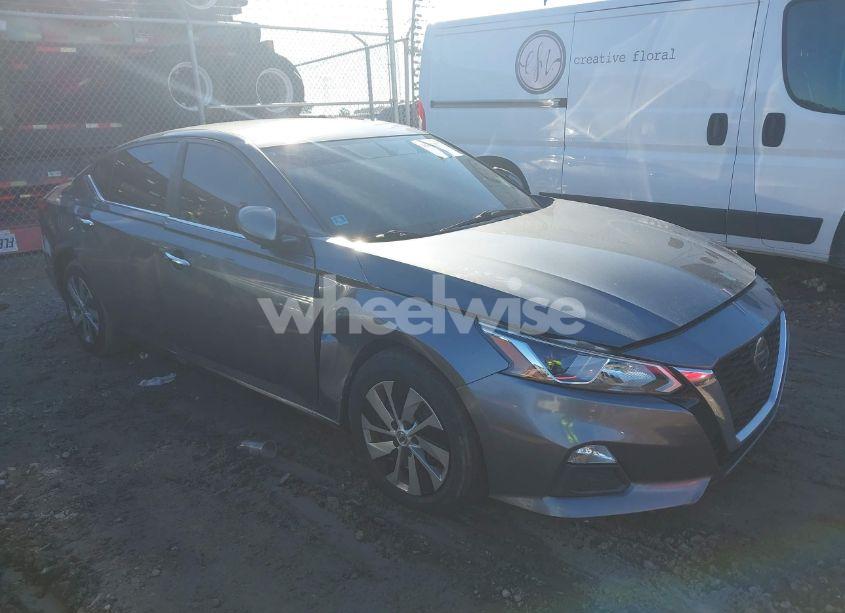 2020 Nissan Altima S FWD (VIN 1N4BL4BV6LN318539) main photo