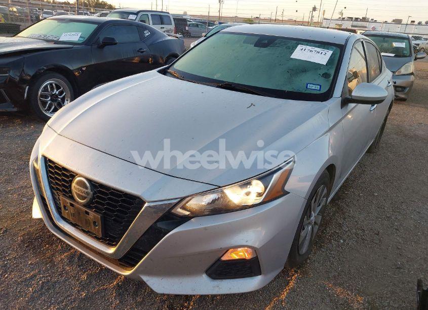 Photo 2 of 2021 Nissan Altima S FWD (VIN 1N4BL4BV6MN310474)