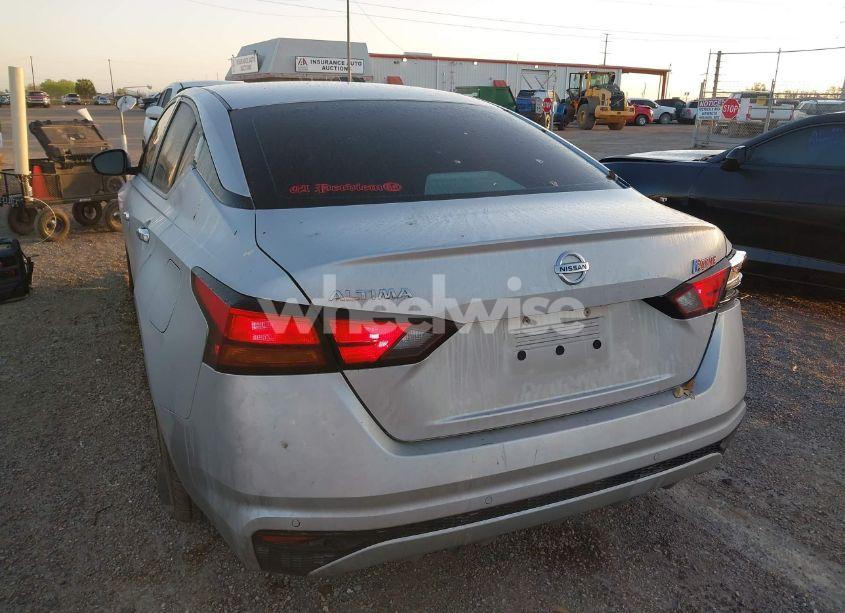 Photo 3 of 2021 Nissan Altima S FWD (VIN 1N4BL4BV6MN310474)