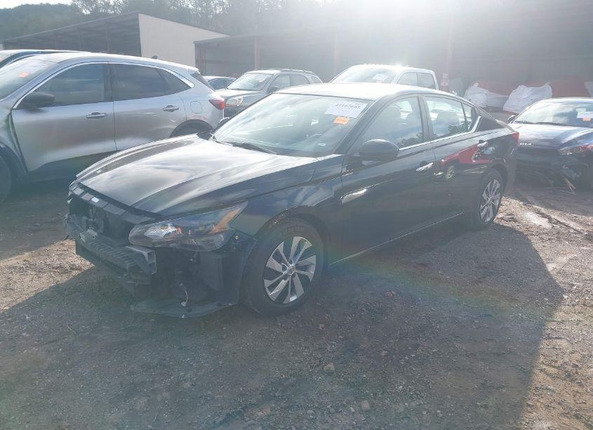 Photo 2 of 2022 Nissan Altima 2.5 S (VIN 1N4BL4BV6NN318477)