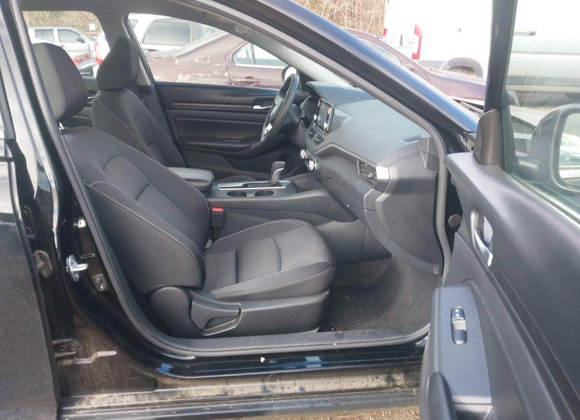 Photo 5 of 2022 Nissan Altima 2.5 S (VIN 1N4BL4BV6NN318477)