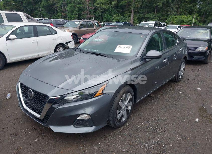 Photo 2 of 2022 Nissan Altima S FWD (VIN 1N4BL4BV6NN341788)