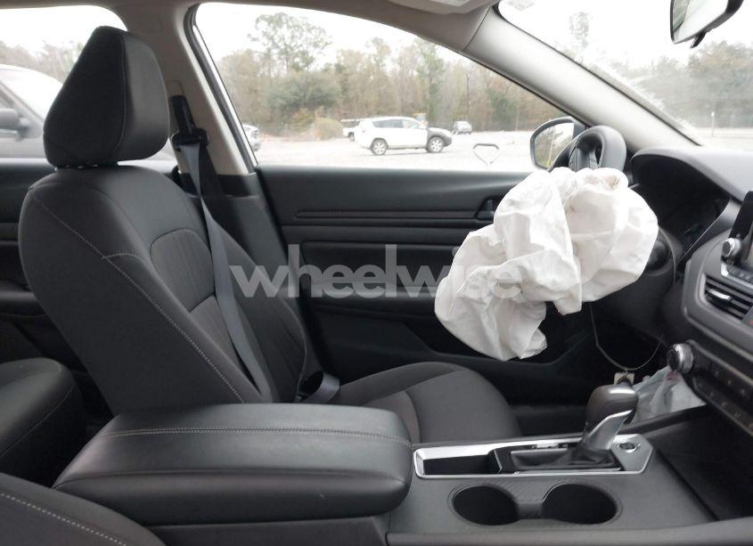 Photo 5 of 2024 Nissan Altima S FWD (VIN 1N4BL4BV6RN313186)