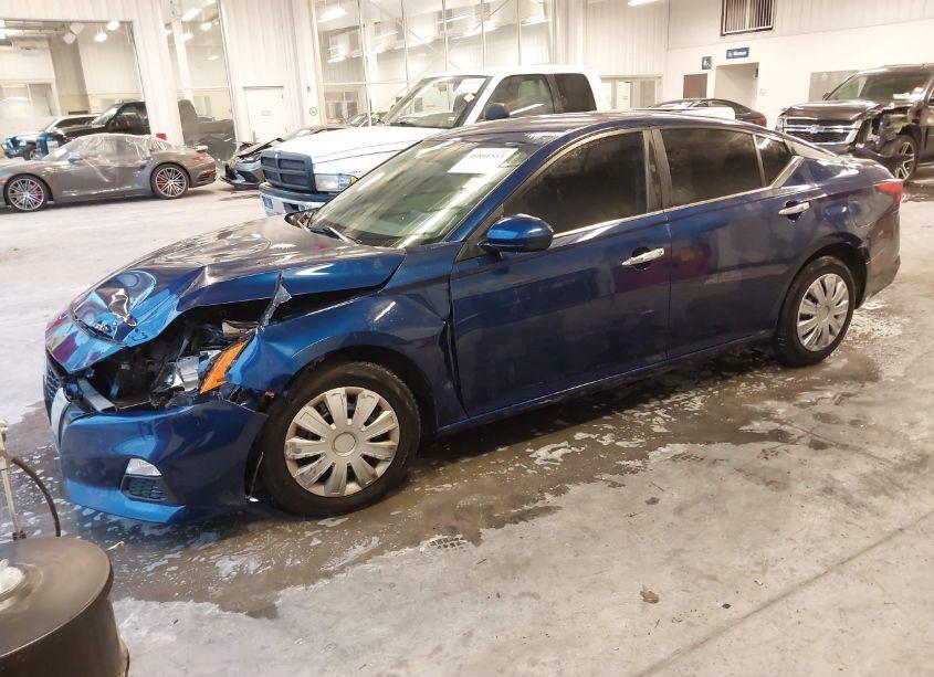 Photo 2 of 2019 Nissan Altima 2.5 S (VIN 1N4BL4BV7KC131806)