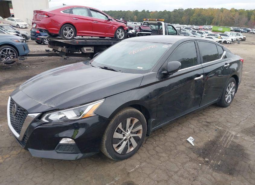 Photo 2 of 2019 Nissan Altima 2.5 S (VIN 1N4BL4BV7KC195733)