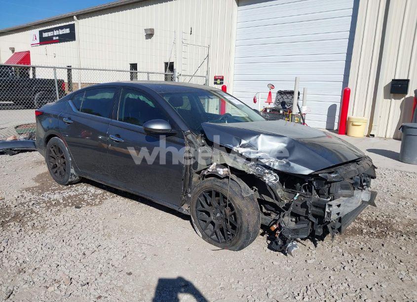 2019 Nissan Altima 2.5 S (VIN 1N4BL4BV7KC236393) main photo