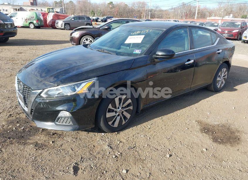 Photo 2 of 2019 Nissan Altima 2.5 S (VIN 1N4BL4BV7KC243666)
