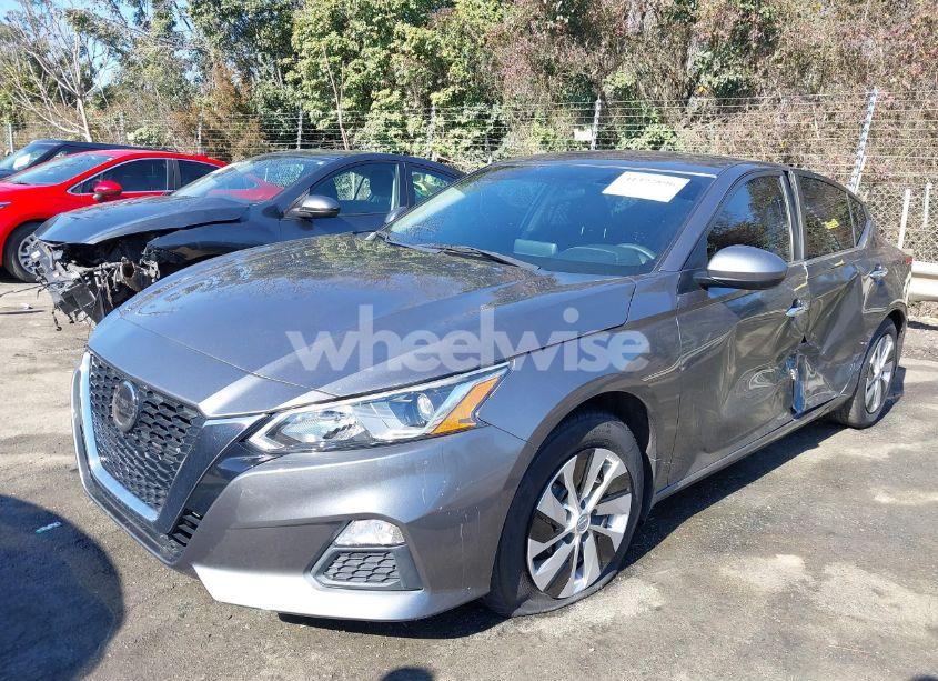Photo 2 of 2020 Nissan Altima S FWD (VIN 1N4BL4BV7LC178562)