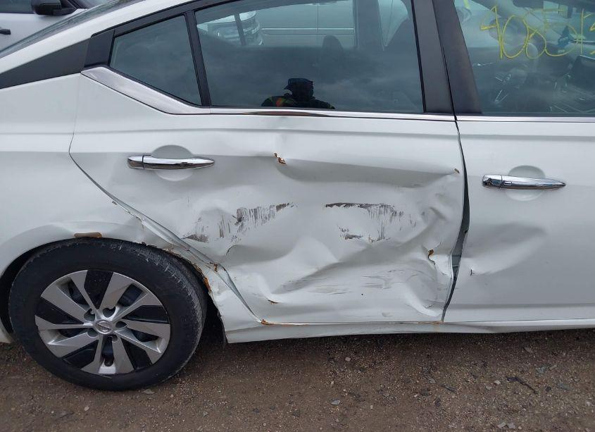 Photo 6 of 2020 Nissan Altima S FWD (VIN 1N4BL4BV7LC195894)