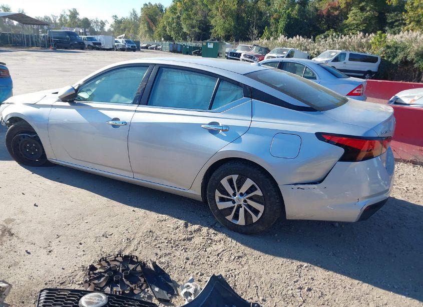 Photo 3 of 2020 Nissan Altima S FWD (VIN 1N4BL4BV7LC213603)