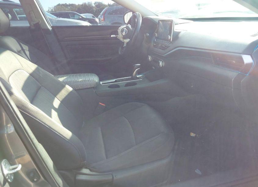 Photo 5 of 2020 Nissan Altima S FWD (VIN 1N4BL4BV7LC214346)