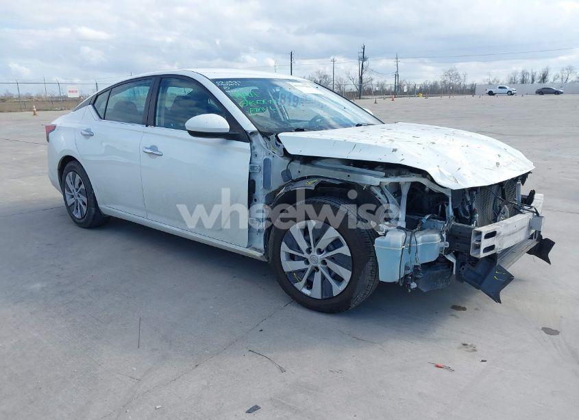 2020 Nissan Altima S FWD (VIN 1N4BL4BV7LC250182) main photo