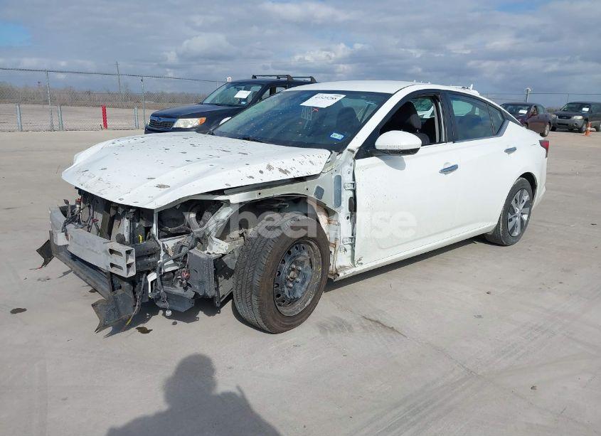Photo 2 of 2020 Nissan Altima S FWD (VIN 1N4BL4BV7LC250182)